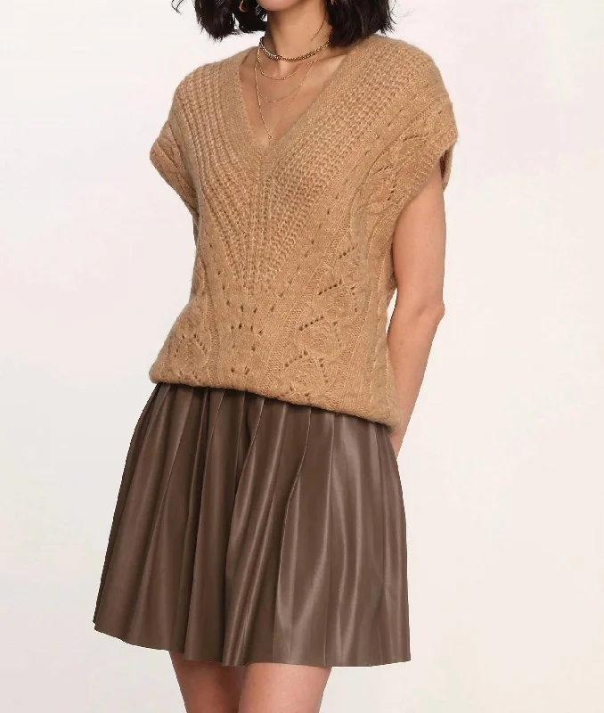 Ashby Sweater Vest In Latte European