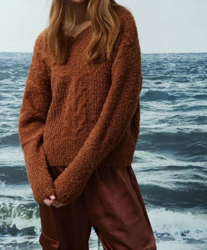 Lilah Sweater In Rich Brown Gym