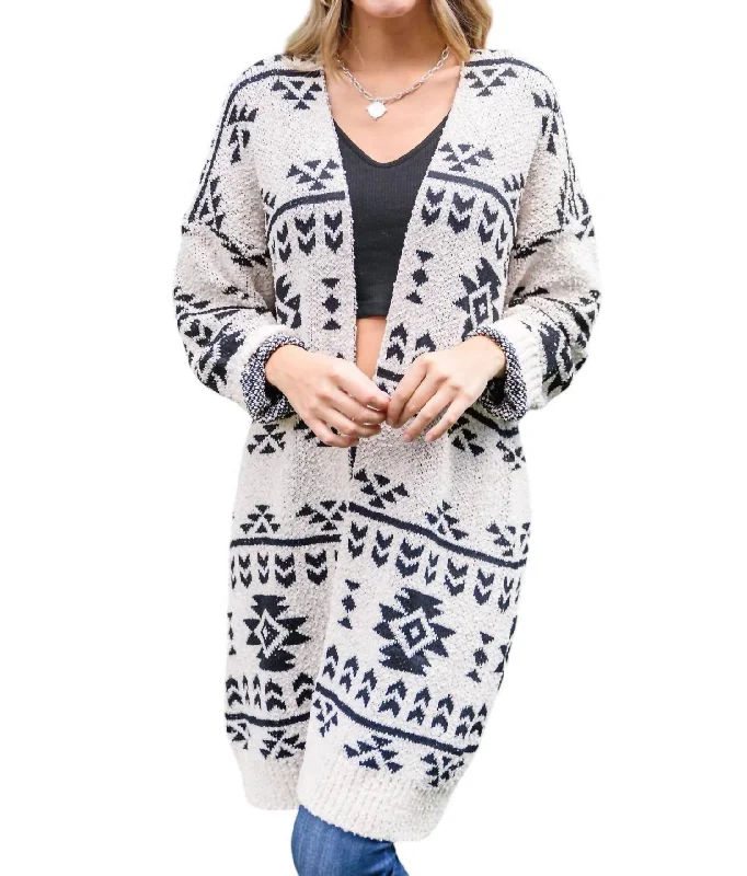 Drive To The Cabin Cardigan In Cream/black garde