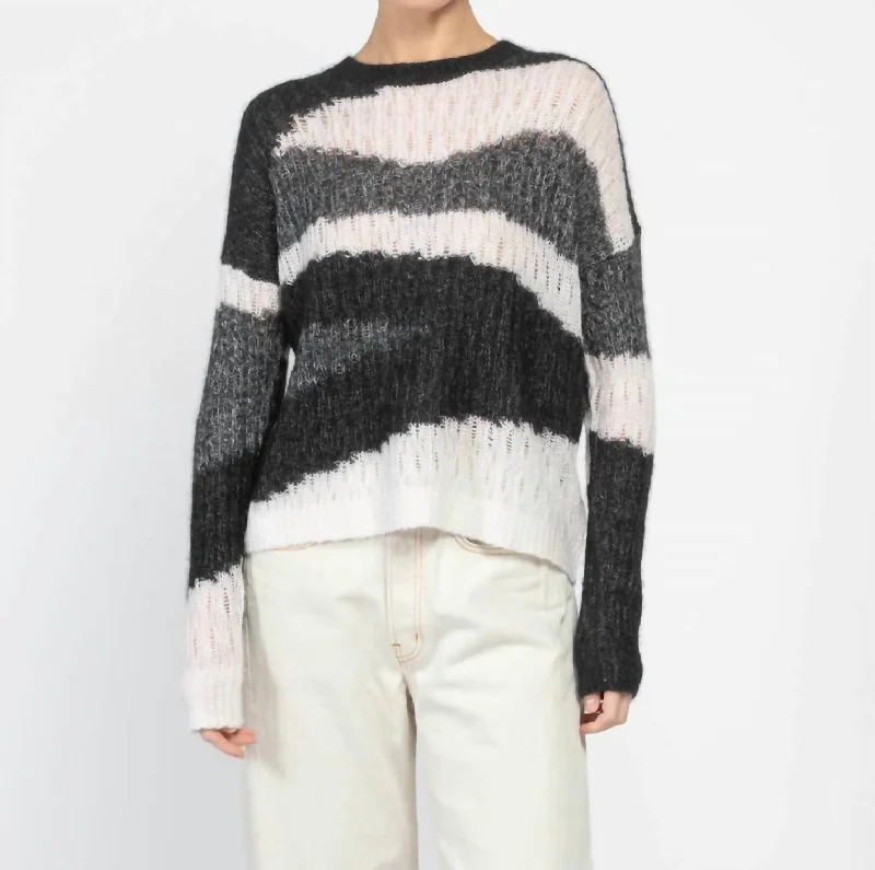 Geometric Graphic Crew Sweater In Black Combo Geometric