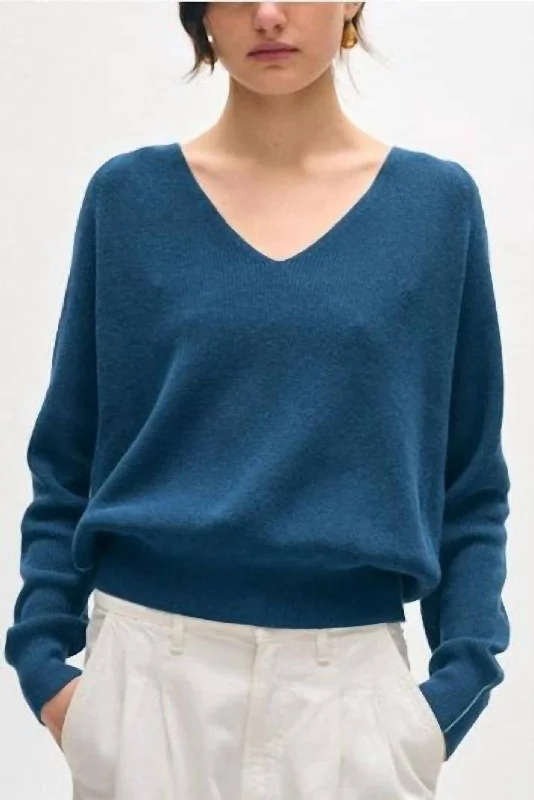 Cotton Blend Tipped V-Neck In Ocean Blue Classic Women's Pin - striped