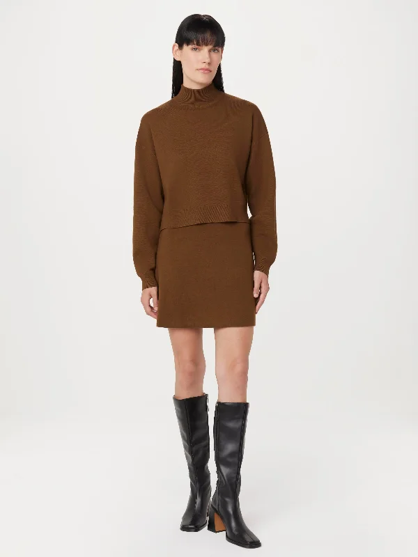 The Compact Mockneck Sweater in Tiramisu Compression