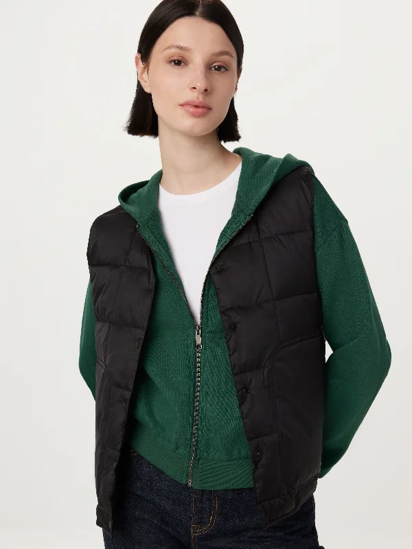 The Aero Packable Vest in Black Youthful Women's Pop