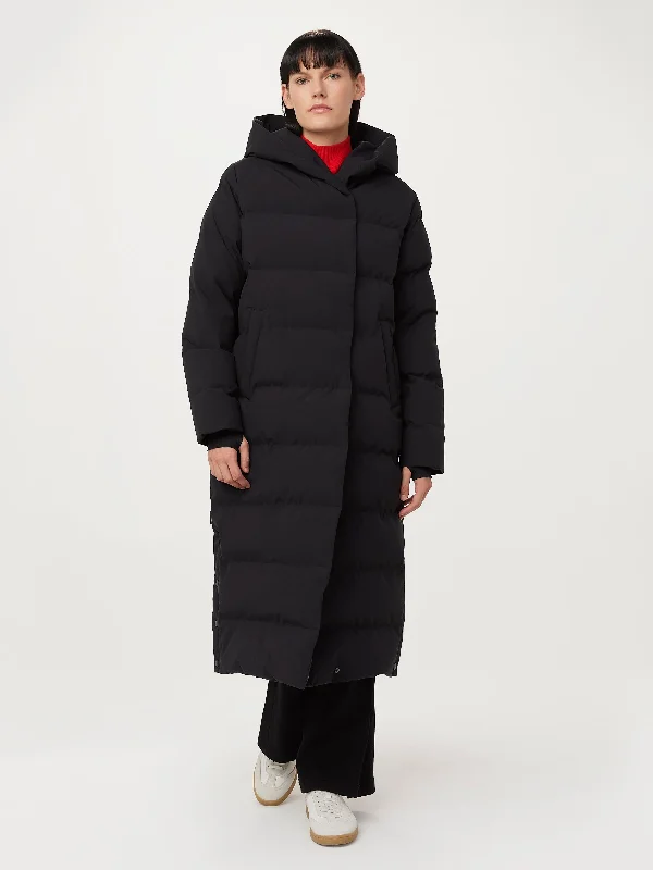 The Highland Long Puffer Coat in Black Country