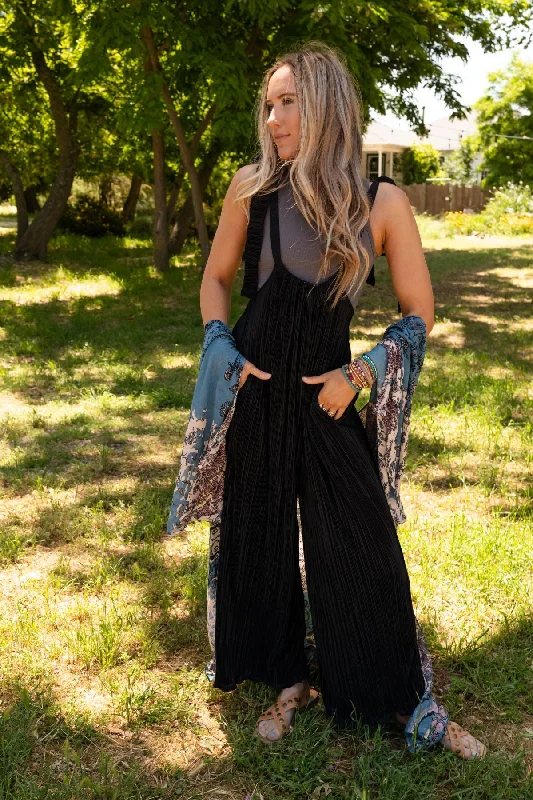 The Nest Forever Relaxed Textured Jumpsuit - Black Laid - back Women's Vibe